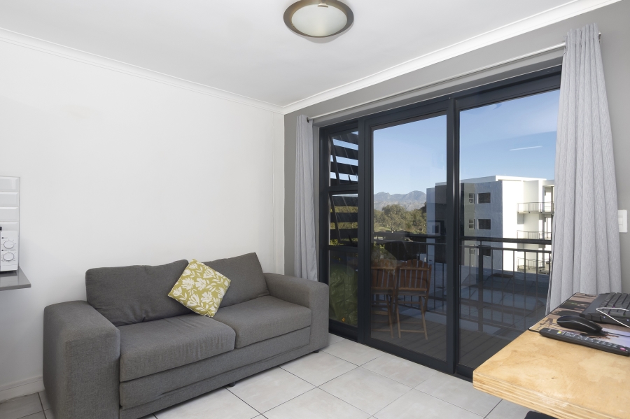 To Let 1 Bedroom Property for Rent in Paardevlei Western Cape